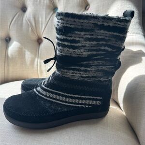 Toms Nepal Aztec Moccasin Woven Suede Jacquard Fleece Boots 5.5 Slip On Lace Up